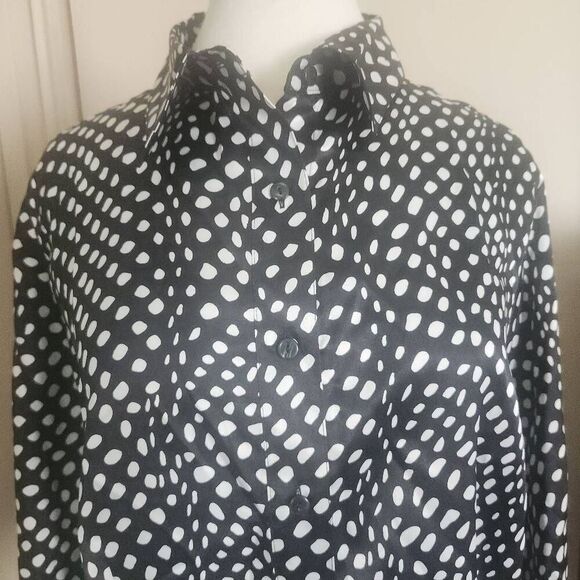Kathie Lee Woman black and white polka dot button up blouse, NWT - Picture 2 of 7